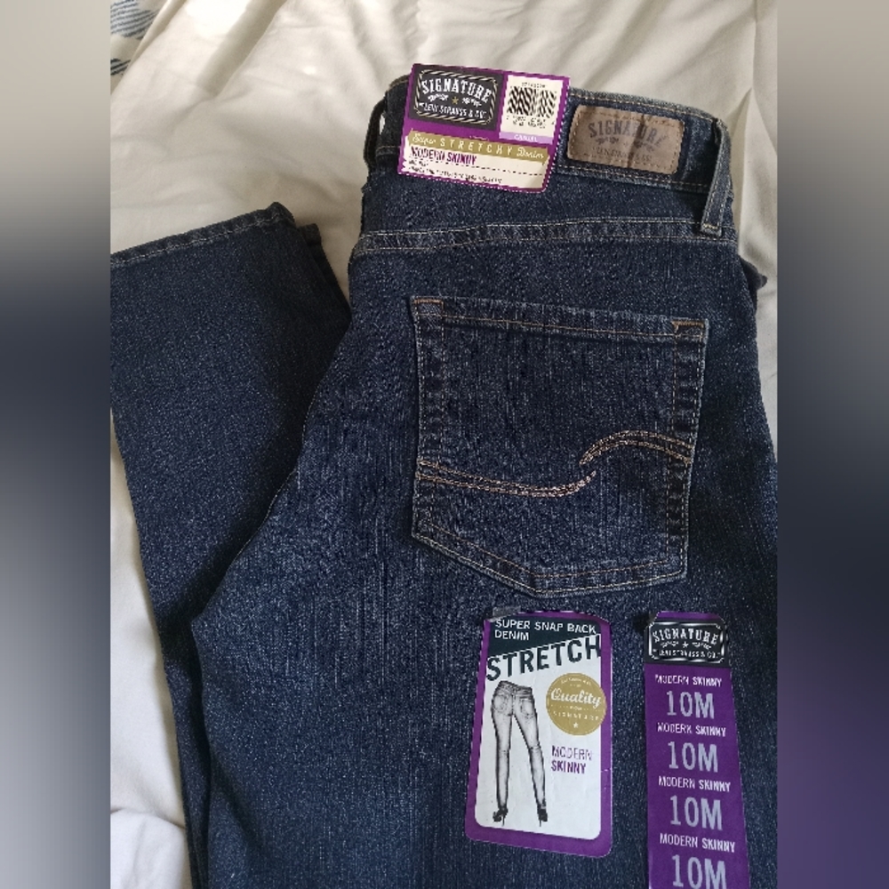 Signature Collection Levi Strauss Mid-Rise Stretchy Jeans Size 10M